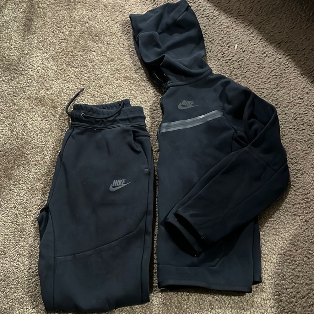 Nike tech